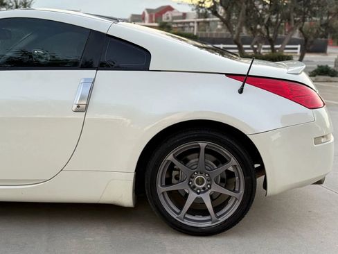 Used 2006 Nissan 350Z Enthusiast image 9