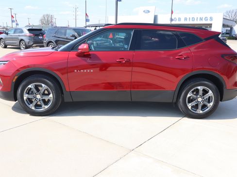 Used 2024 Chevrolet Blazer LT w/ Convenience Package FWD image 9