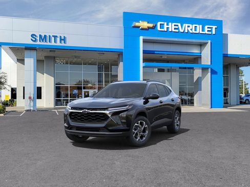 New 2025 Chevrolet Trax LT w/ Sunroof Package FWD image 8
