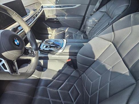 Certified 2024 BMW 760i xDrive image 13