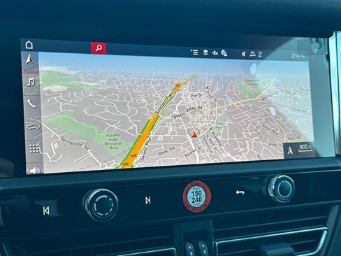 Used 2025 Porsche Macan image 19