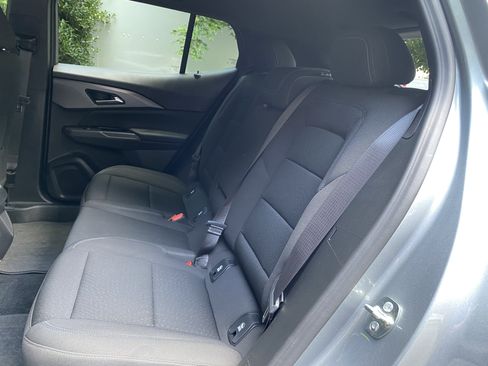 Used 2025 Chevrolet Equinox EV LT FWD image 36