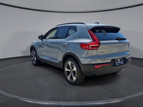 New 2026 Volvo XC40 B5 Plus w/ Protection Package Premier AWD/4WD image 17