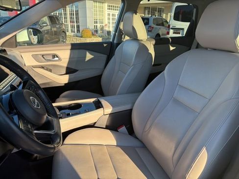 Used 2023 Nissan Rogue SL w/ SL Premium Package image 9