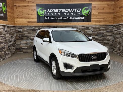 Used 2016 Kia Sorento LX w/ LX Convenience Package AWD/4WD image 2