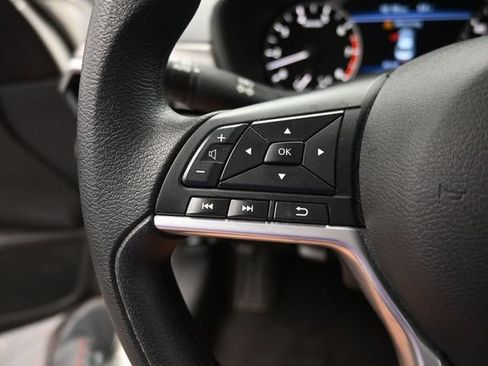 Used 2025 Nissan Altima 2.5 SV FWD image 23