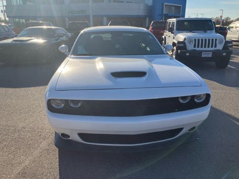 Used 2022 Dodge Challenger R/T image 2