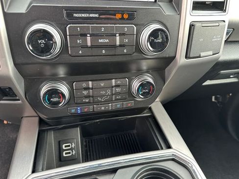 Used 2019 Ford F450 Platinum w/ Platinum Ultimate Package AWD/4WD image 22
