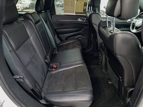 Used 2022 Jeep Grand Cherokee Laredo X image 30