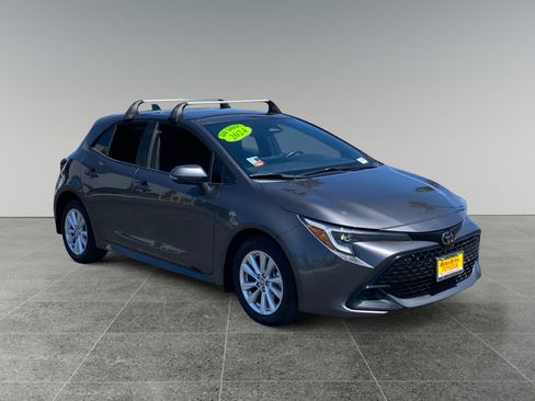 Used 2024 Toyota Corolla SE w/ SE Package FWD image 7