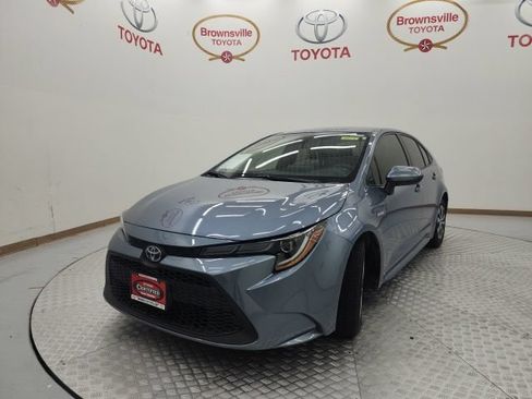 Used 2021 Toyota Corolla LE FWD image 2