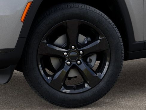 New 2025 Jeep Grand Cherokee L Altitude image 30