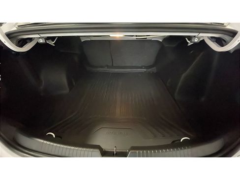 Used 2024 Chevrolet Malibu LT w/ Sport Edition FWD image 17