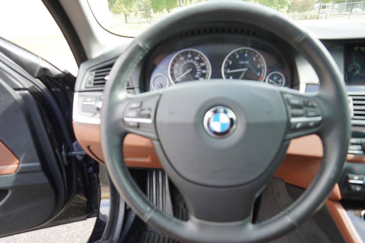 Used 2013 BMW 528i xDrive Sedan AWD/4WD image 18