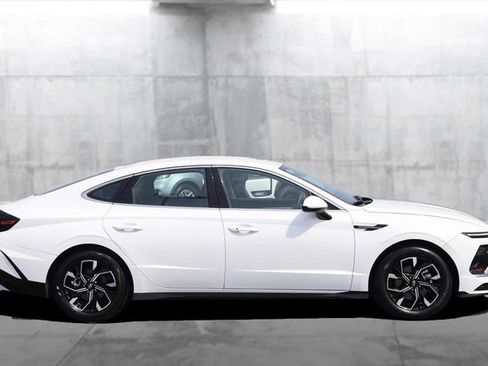 Used 2025 Hyundai Sonata SEL FWD image 5