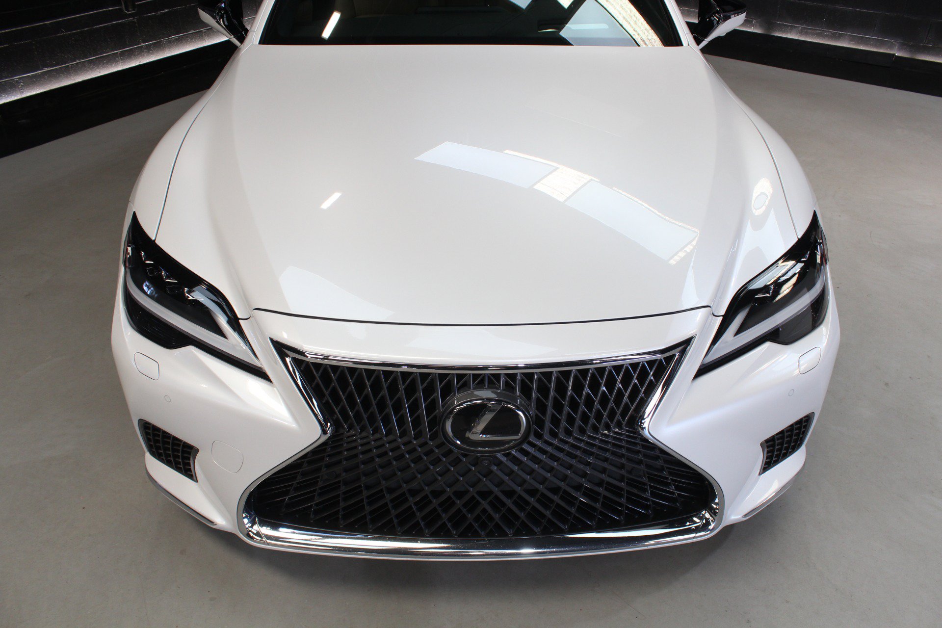 Used 2022 Lexus LS 500 w/ Interior Upgrade Package RWD image 9