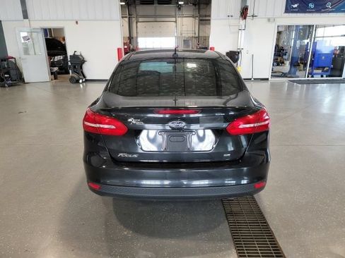 Used 2015 Ford Focus SE FWD image 6