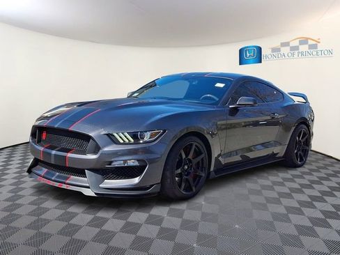 Used 2019 Ford Mustang Shelby GT350R w/ GT350R Equipment Group 920A RWD image 3