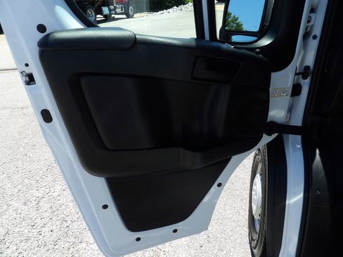 Used 2026 RAM ProMaster 2500 w/ Convenience Group FWD image 14