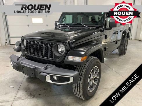 Used 2024 Jeep Gladiator Sport image 1
