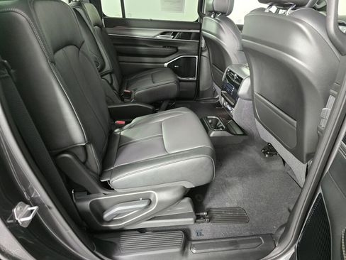 New 2026 Jeep Grand Wagoneer Limited image 28