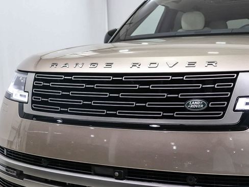 Used 2023 Land Rover Range Rover SE AWD/4WD image 8
