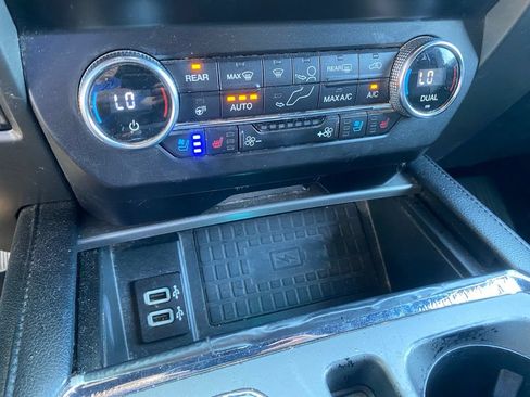 Used 2019 Ford Expedition Max XLT w/ Equipment Group 202A AWD/4WD image 22