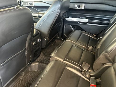Used 2021 Ford Explorer XLT w/ Equipment Group 202A image 14