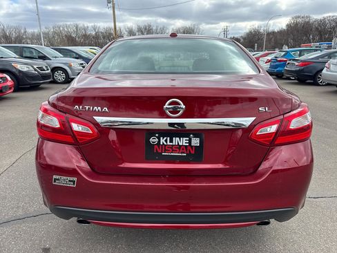 Used 2017 Nissan Altima 2.5 SL w/ Moonroof Package image 6