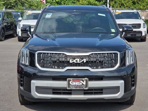 Used 2024 Kia Telluride EX w/ EX Captain's Chair Package AWD/4WD image 2
