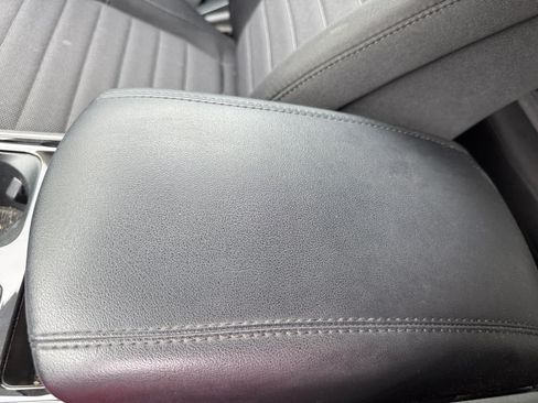 Used 2020 Ford Edge SE FWD image 18