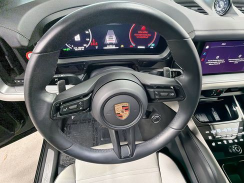 Certified 2026 Porsche Cayenne S AWD/4WD image 39