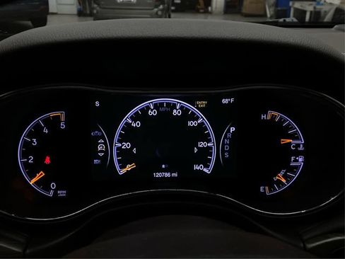 Used 2014 Jeep Grand Cherokee Overland AWD/4WD image 22
