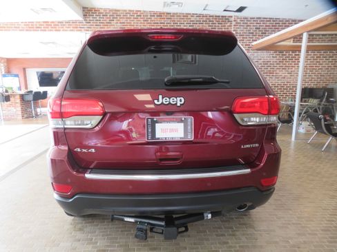 Used 2017 Jeep Grand Cherokee Limited AWD/4WD image 5
