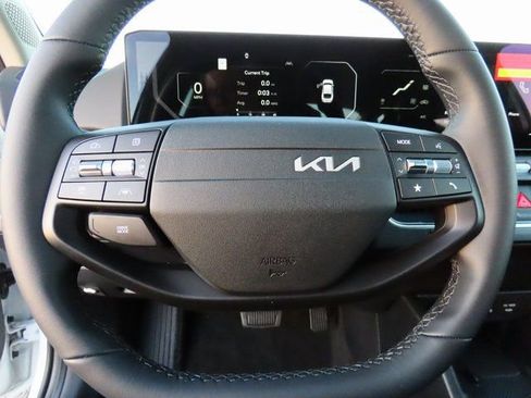 New 2025 Kia K4 EX FWD image 26