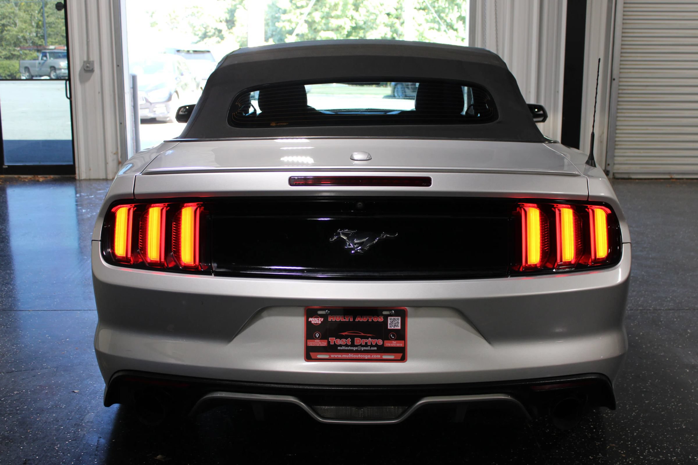Used 2016 Ford Mustang Convertible RWD image 5