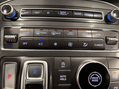 Used 2023 Hyundai Santa Fe Limited image 20