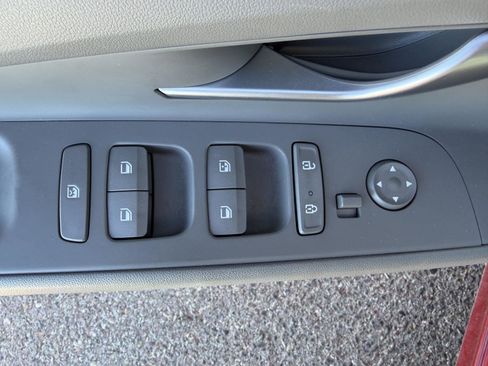 Used 2023 Hyundai Elantra SEL w/ Convenience Package image 15