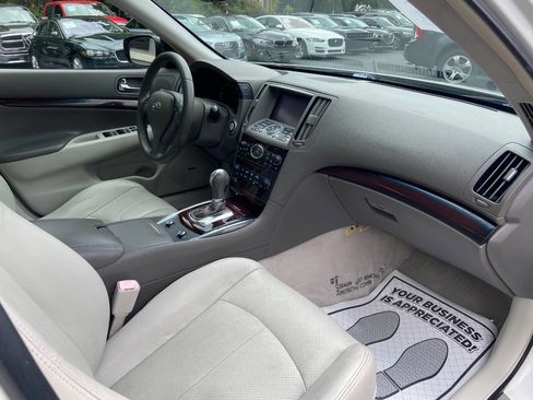 Used 2013 INFINITI G37 Journey w/ Premium Pkg image 12