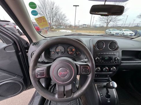 Used 2014 Jeep Patriot Sport image 30