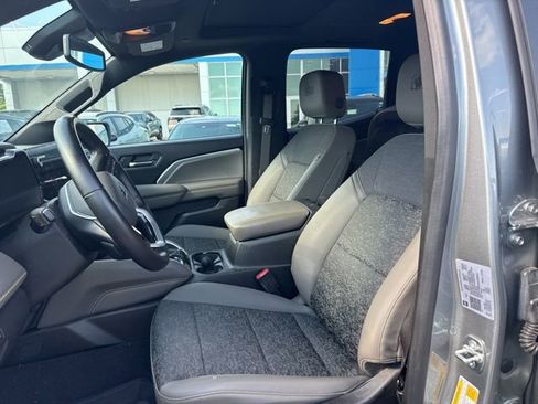 Used 2024 Chevrolet Colorado ZR2 w/ ZR2 Bison Edition AWD/4WD image 2
