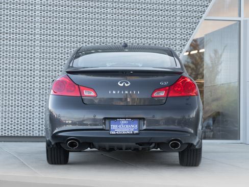 Used 2011 INFINITI G37 Journey w/ Premium Pkg image 25