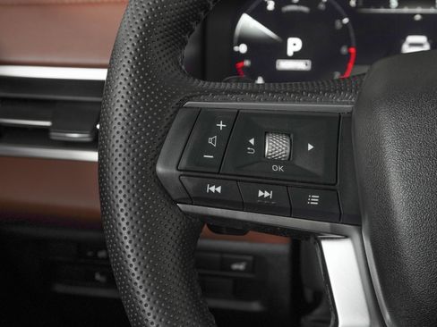 Used 2025 Mitsubishi Outlander SEL image 23