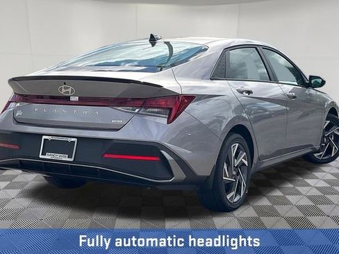 New 2025 Hyundai Elantra SEL FWD image 18