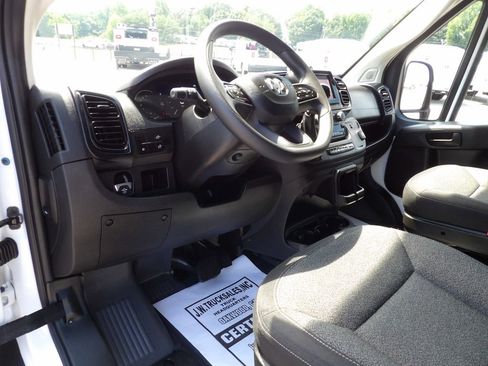 Used 2025 RAM ProMaster 2500 w/ U-Haul Equipment Group FWD image 16