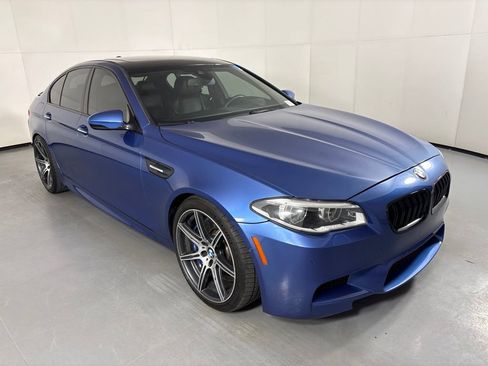 Used 2014 BMW M5 RWD image 2