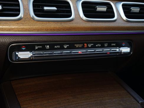 Used 2020 Mercedes-Benz GLS 580 4MATIC image 17