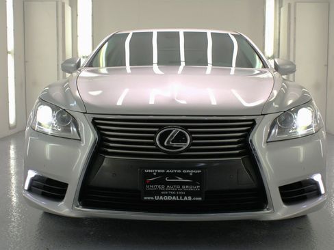 Used 2016 Lexus LS 460 w/ Comfort Package image 27