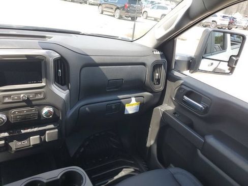 New 2026 GMC Sierra 2500 Pro w/ 1SA Pro Safety Plus Package AWD/4WD image 15