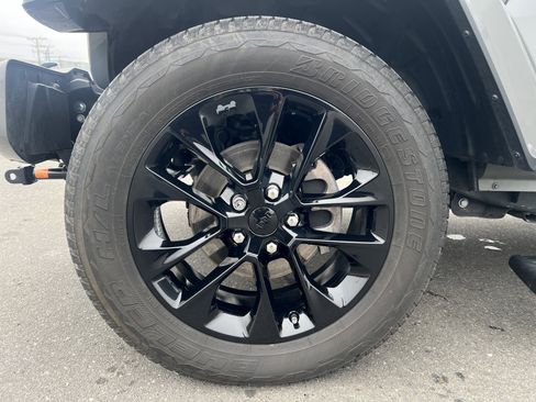 Certified 2023 Jeep Gladiator Overland image 13